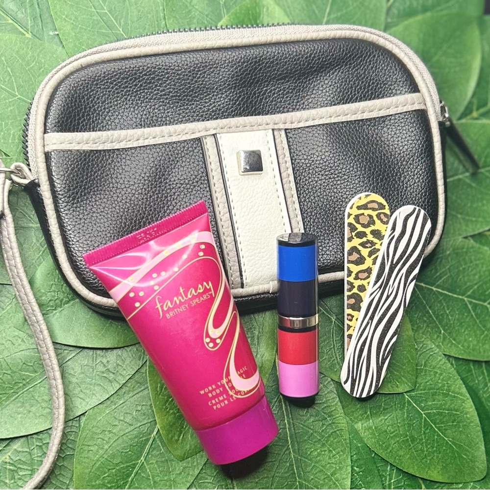 Women’s Beauty Bundle with Estée Lauder Lipstick NWT